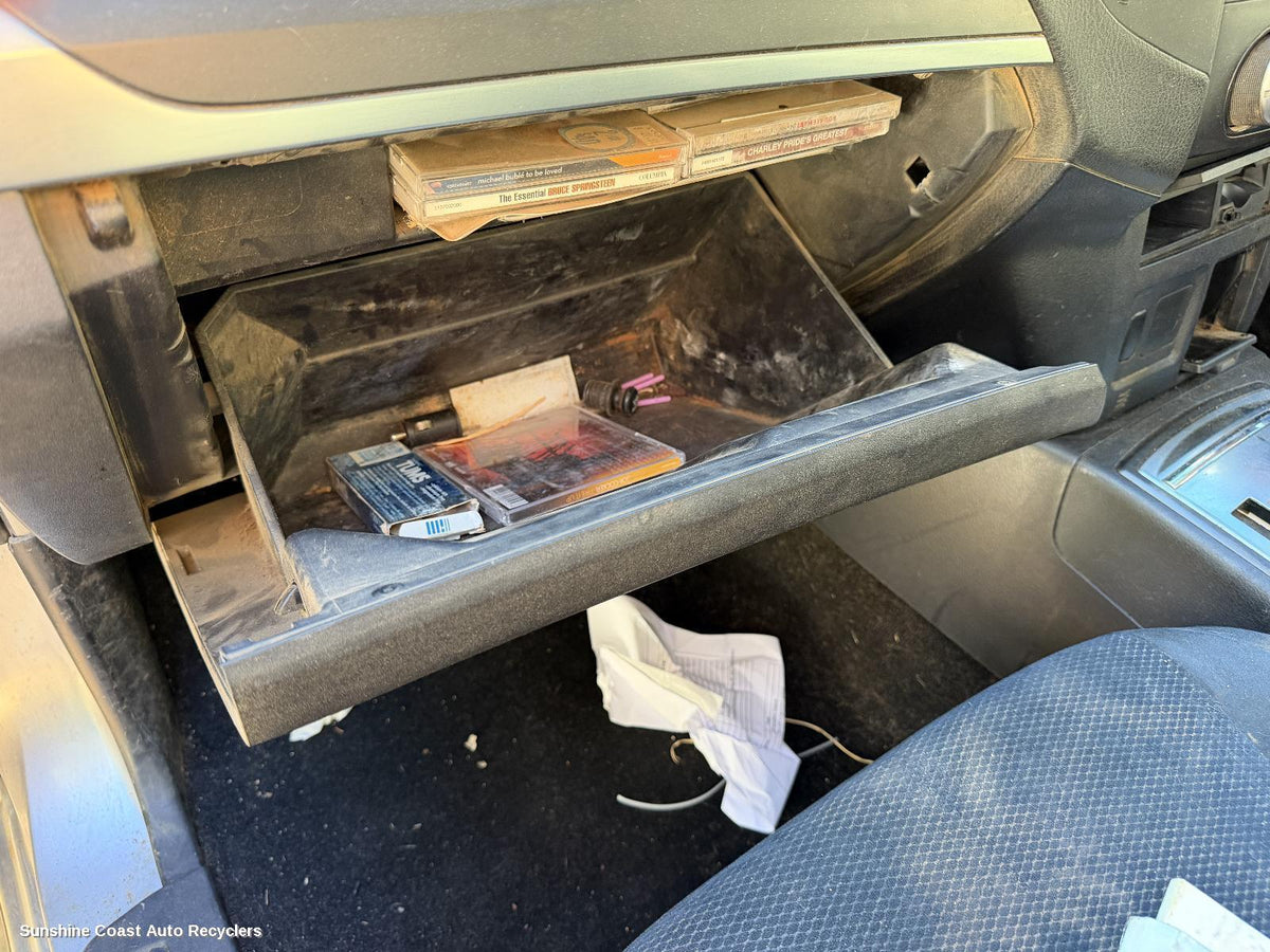 2006-2014 Mitsubishi Pajero Glove Box
