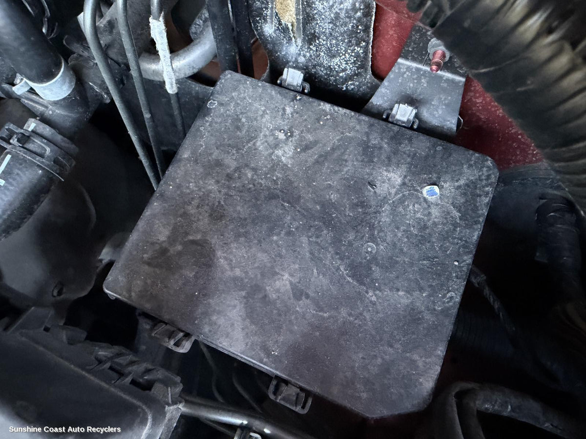 2005-2015 Nissan Navara Fuse Box