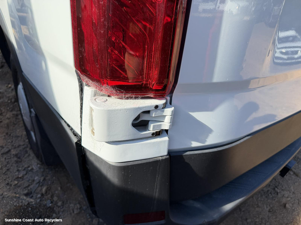 2020-2026 Ldv Deliver 9 Bootlid Tgate Hinge
