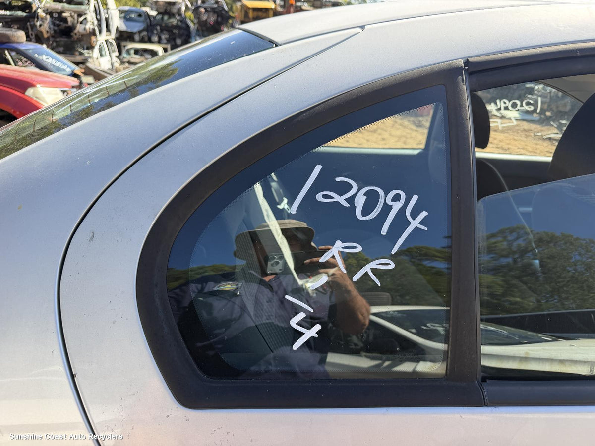 2002-2008 Ford Falcon Right Rear 1 4 Door Glass