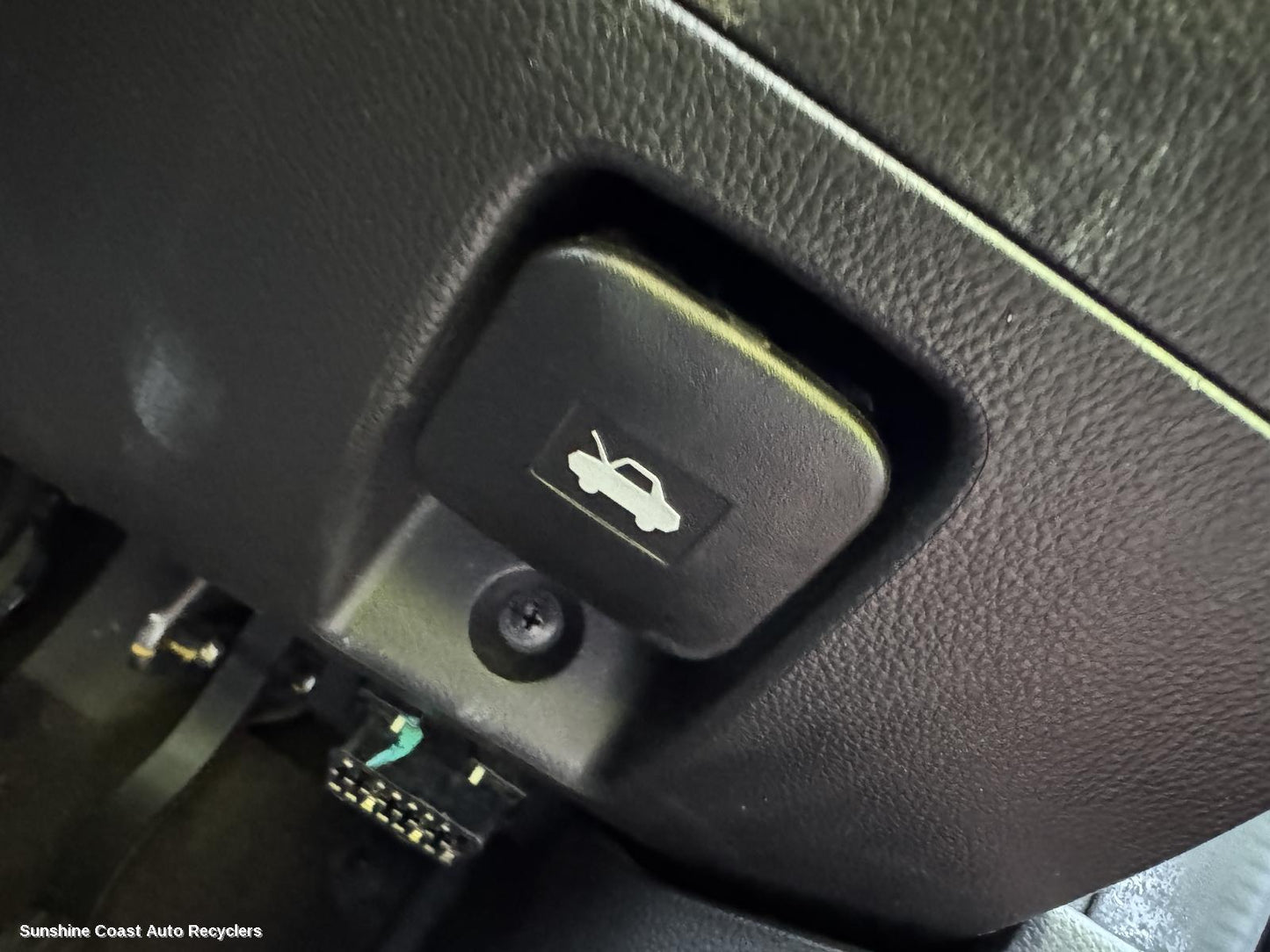 2013 Holden Captiva Bonnet Release