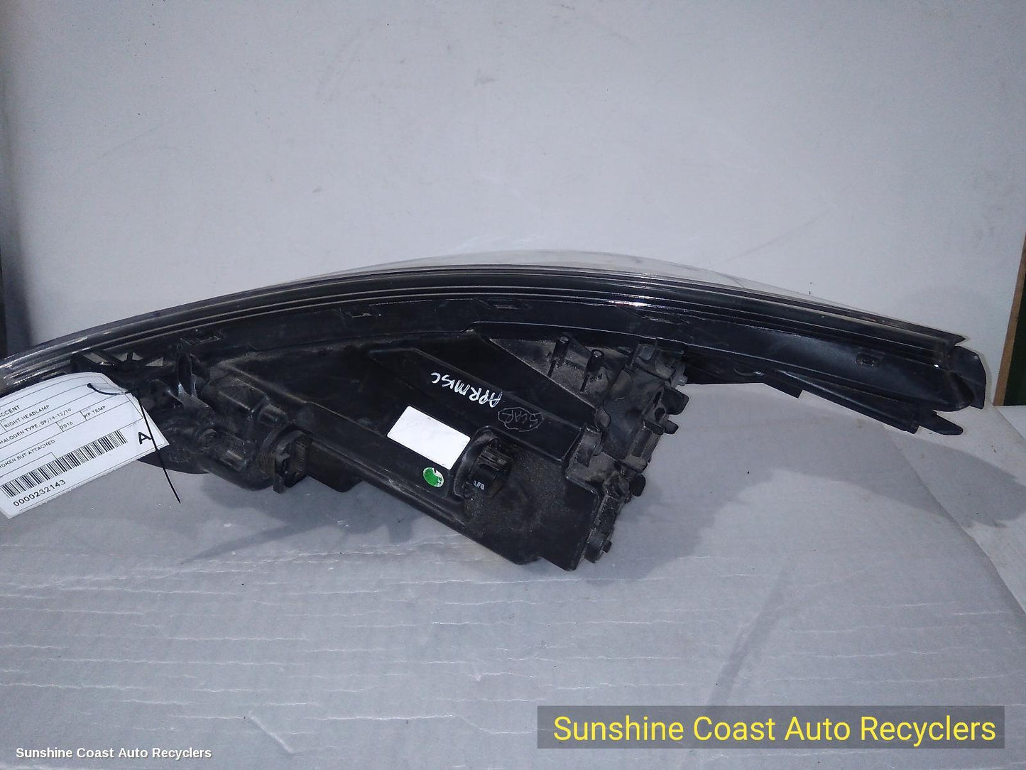 2014-2019 Hyundai Accent Right Headlamp