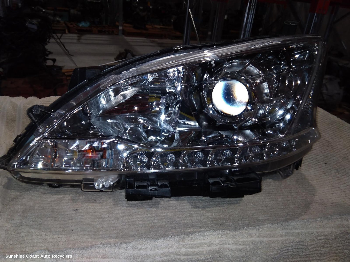 2014 Nissan Pulsar Left Headlamp