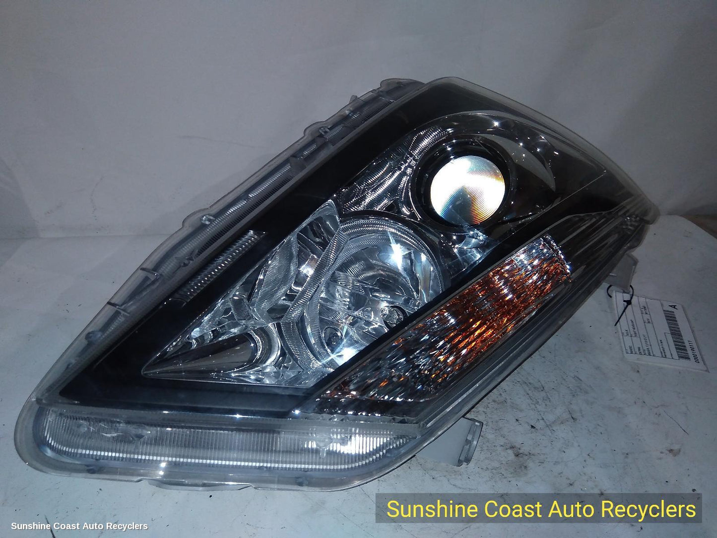 2015 Isuzu Mu-x Right Headlamp