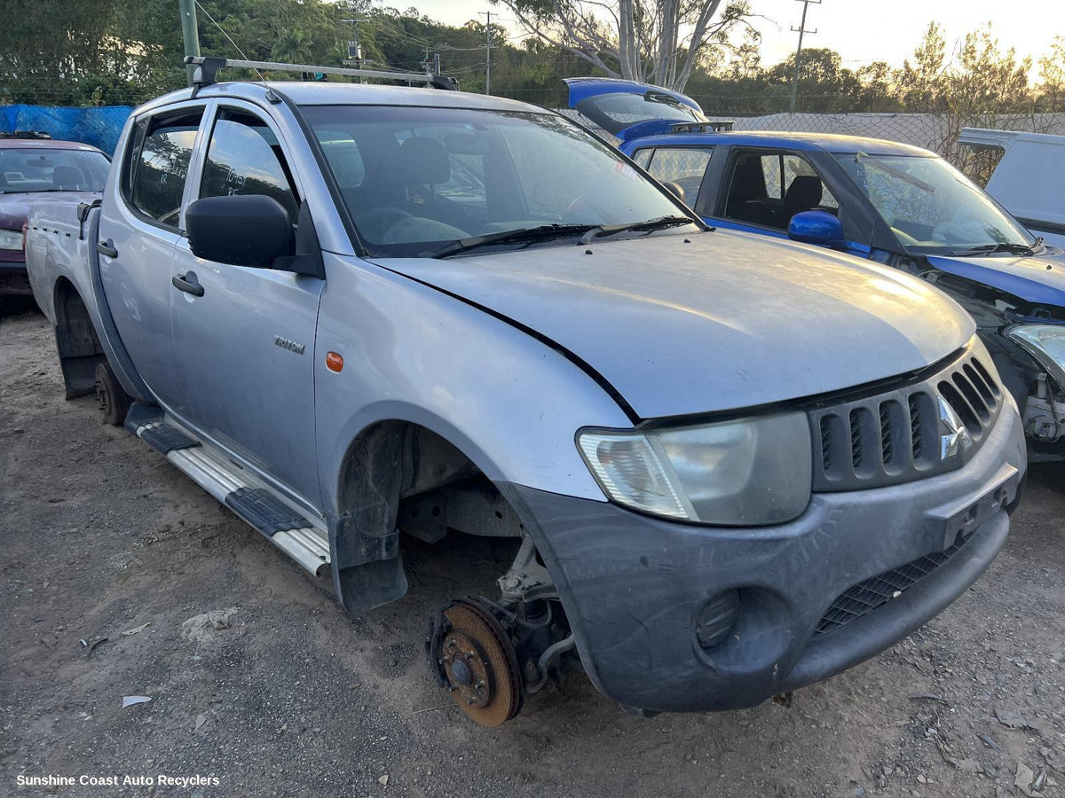 2006-2009 Mitsubishi Triton Owners Handbook