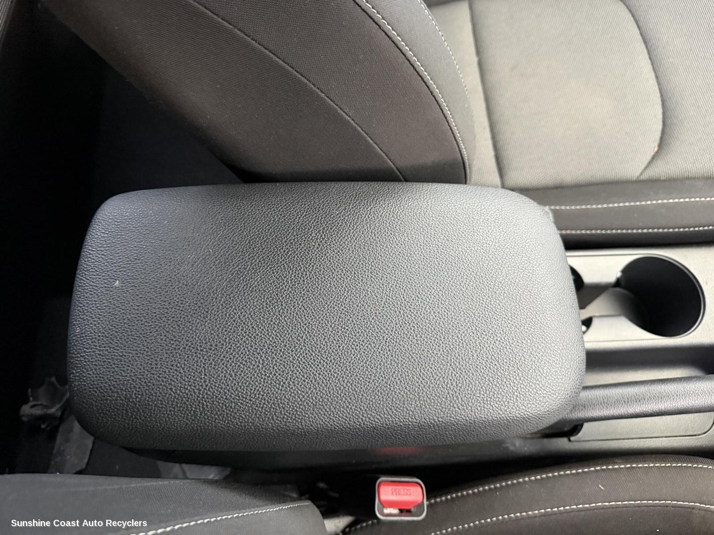 2018-2024 Kia Cerato Console