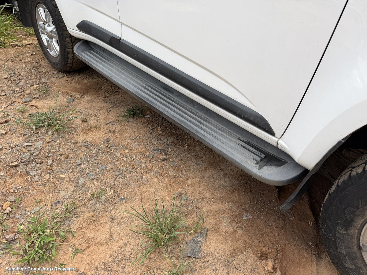 2012-2016 Holden Colorado Side Step Skirt