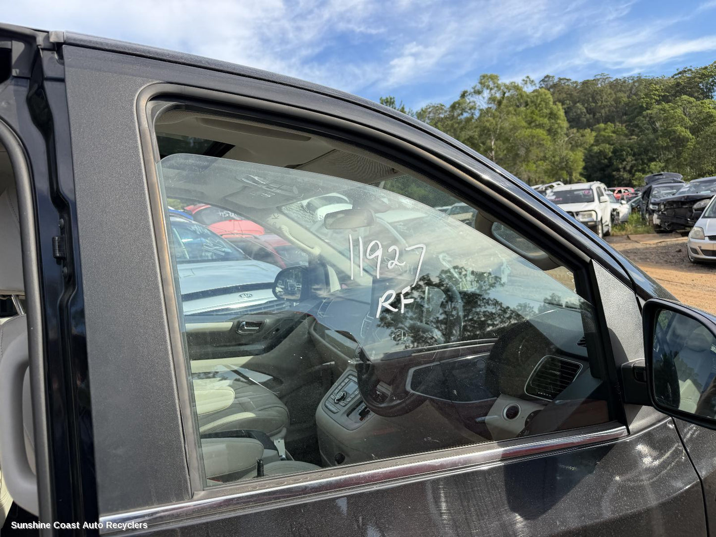 2015-2025 Ldv G10 Right Front Door Window