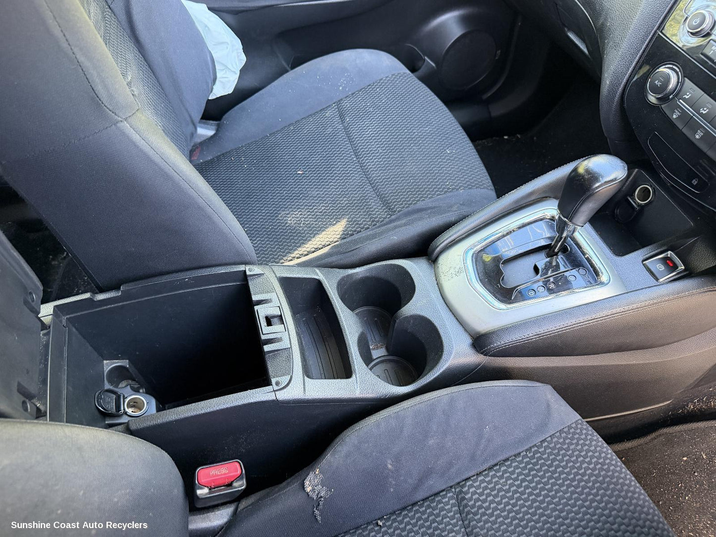 2013-2021 Nissan Qashqai Console