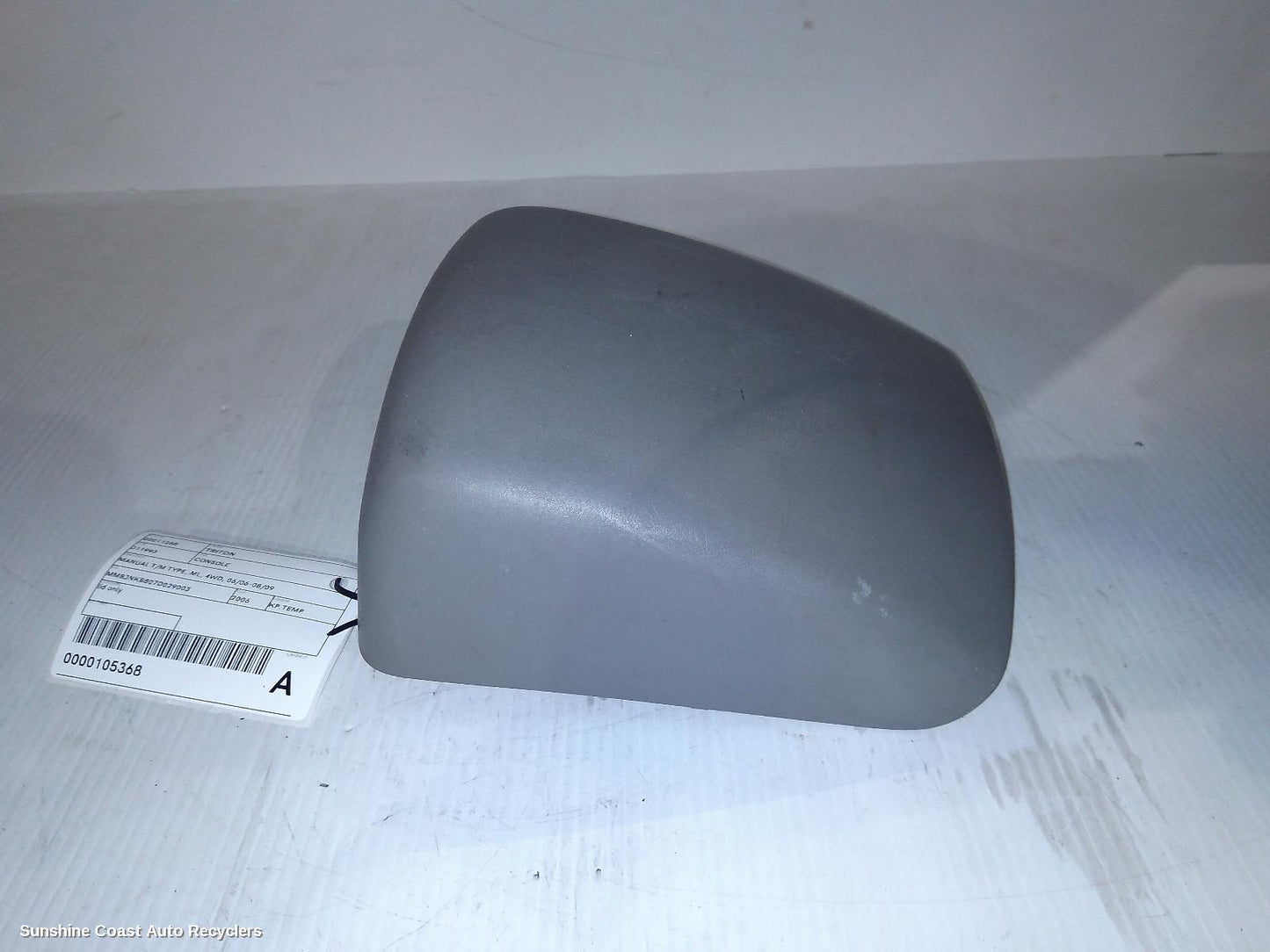 2006 Mitsubishi Triton Console