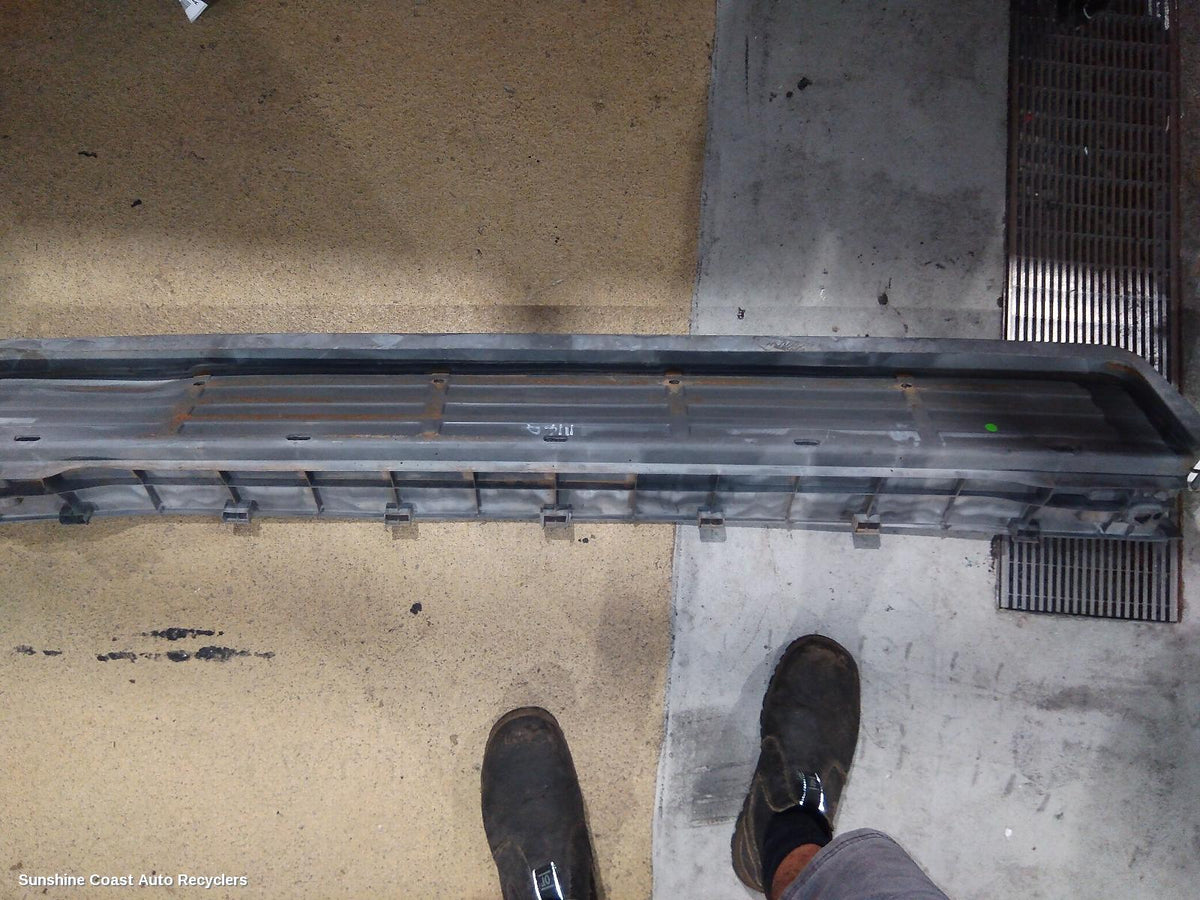 2000-2006 Mercedes Sprinter Rear Bumper