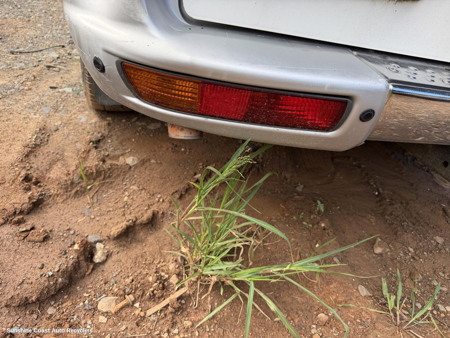 2000-2002 Mitsubishi Pajero Left Taillight