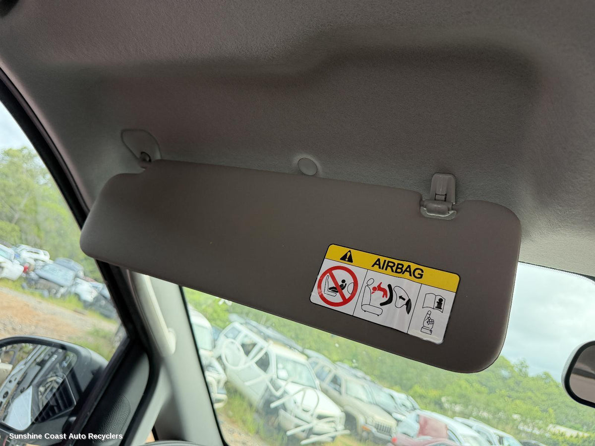 2015-2025 Ldv G10 Sunvisor
