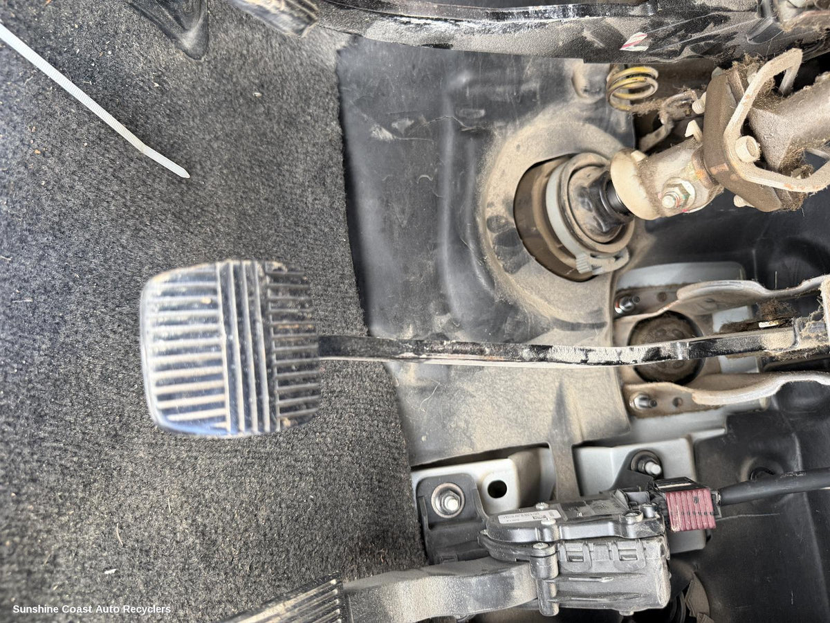 2005-2015 Nissan Navara Pedal Assembly