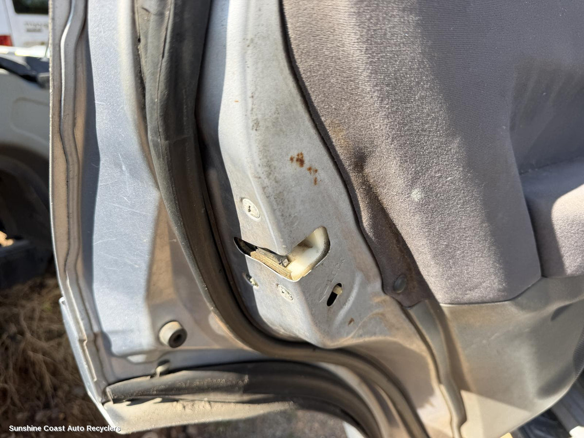 2000-2006 Mitsubishi Pajero Door Boot Gate Lock