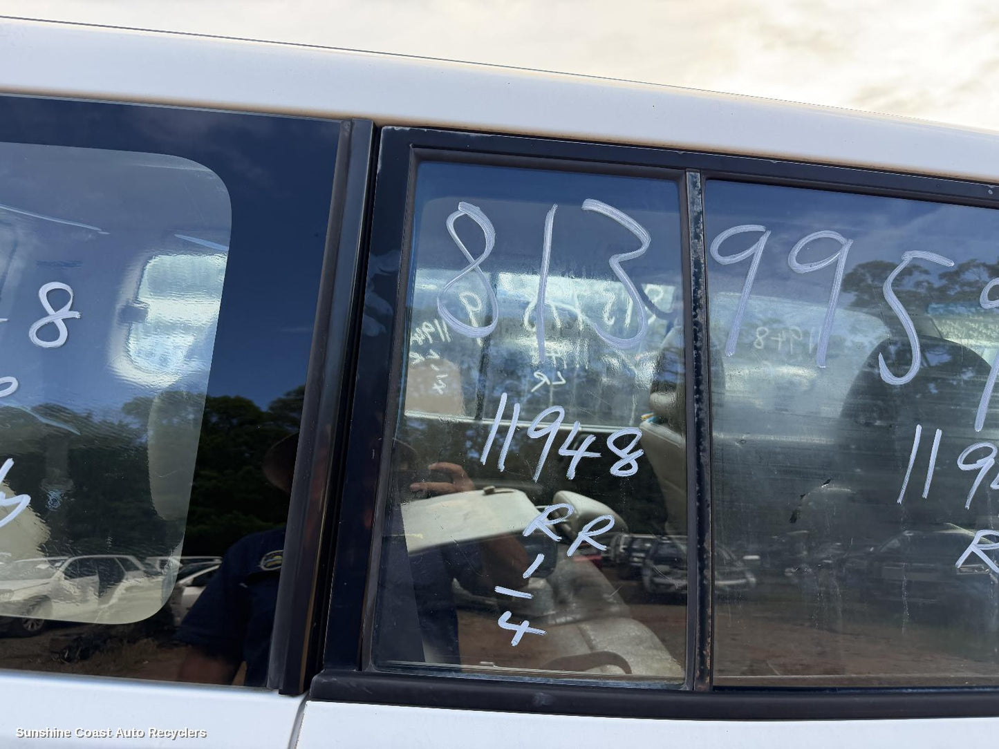 2000-2006 Mitsubishi Pajero Right Rear 1 4 Door Glass
