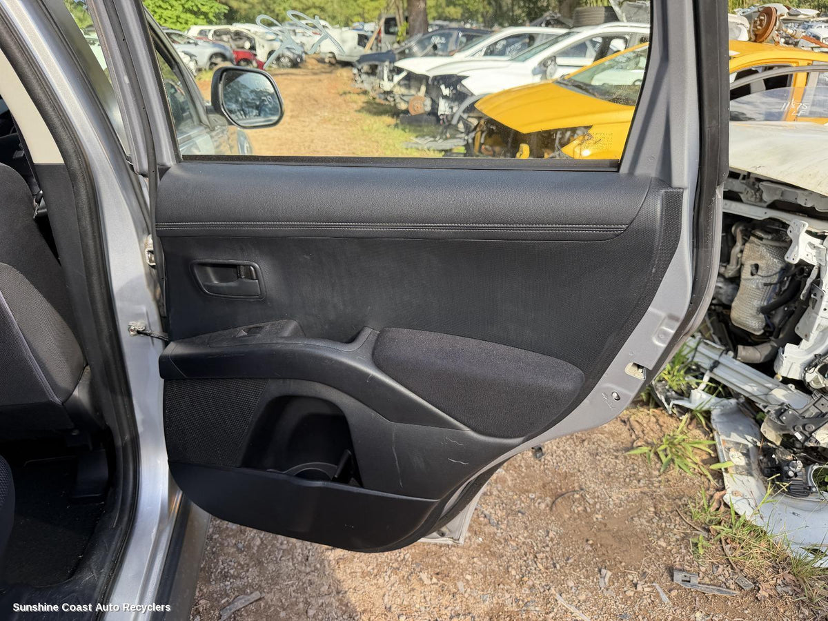 2006-2012 Mitsubishi Outlander Door Handle