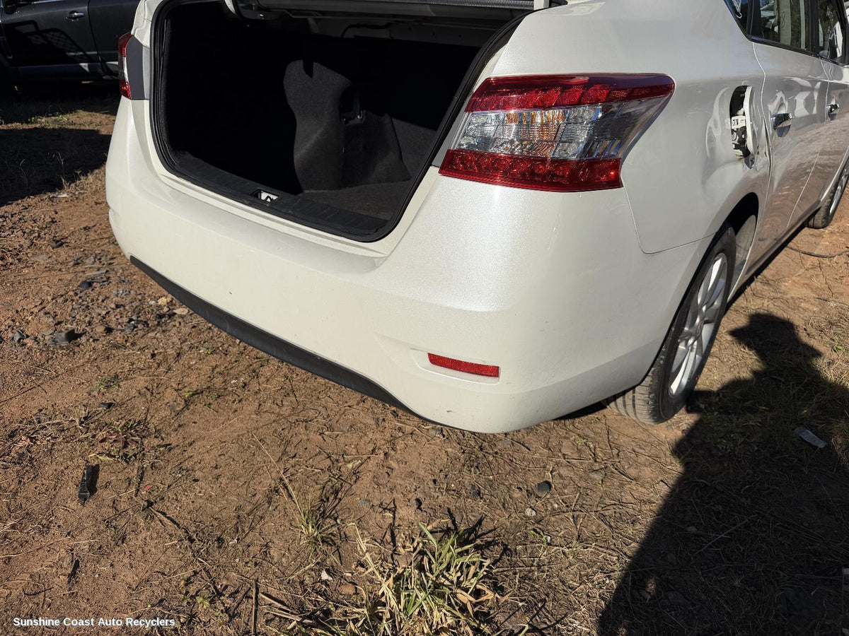 2012-2017 Nissan Pulsar Right Taillight