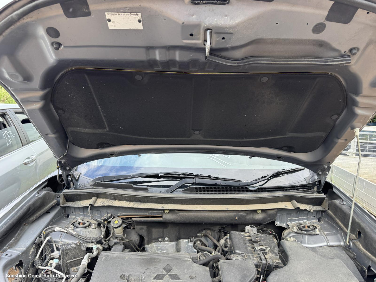 2018 Mitsubishi Outlander Bonnet Hinge Strut