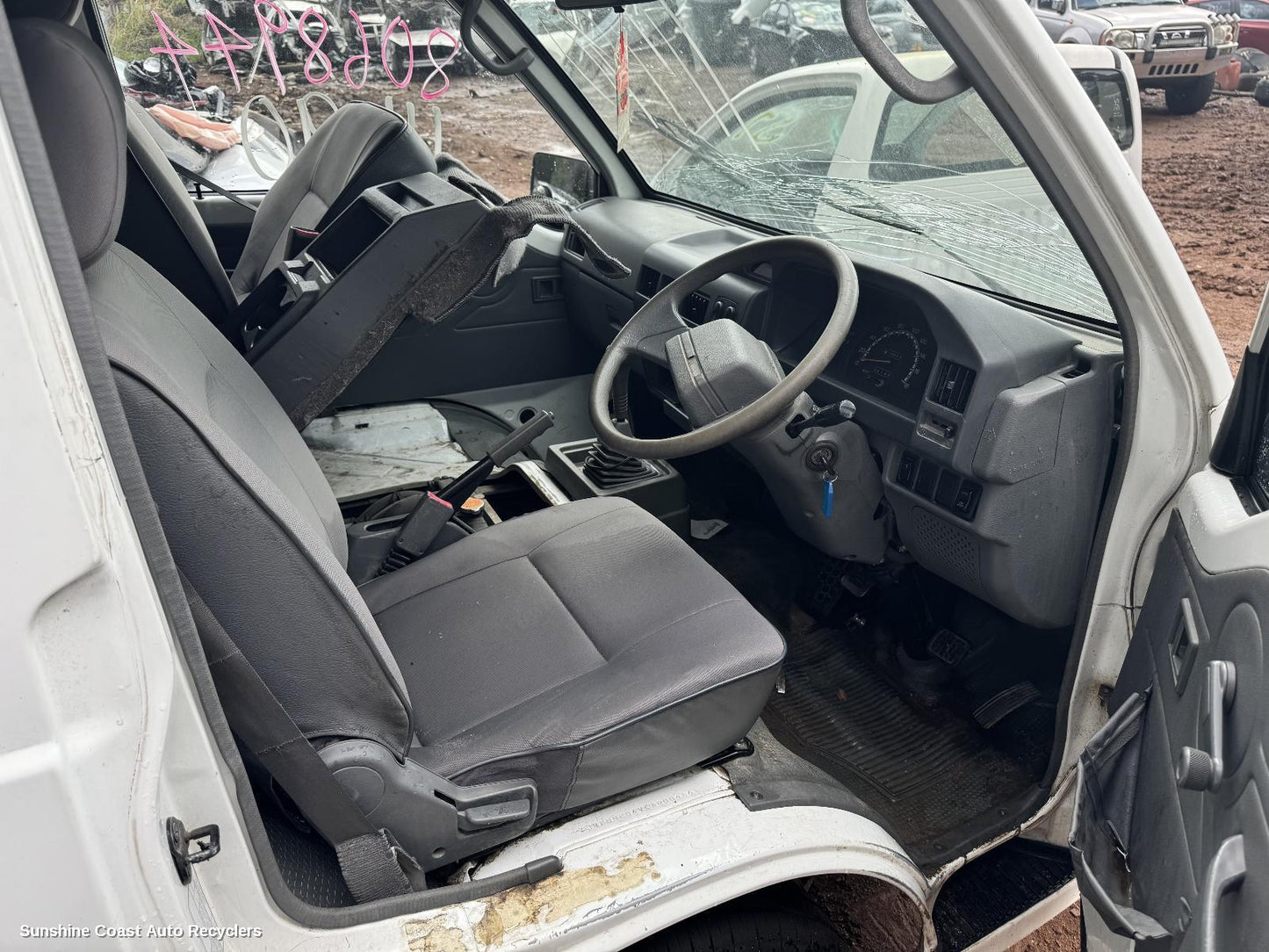 2012 Mitsubishi L300 Owners Handbook