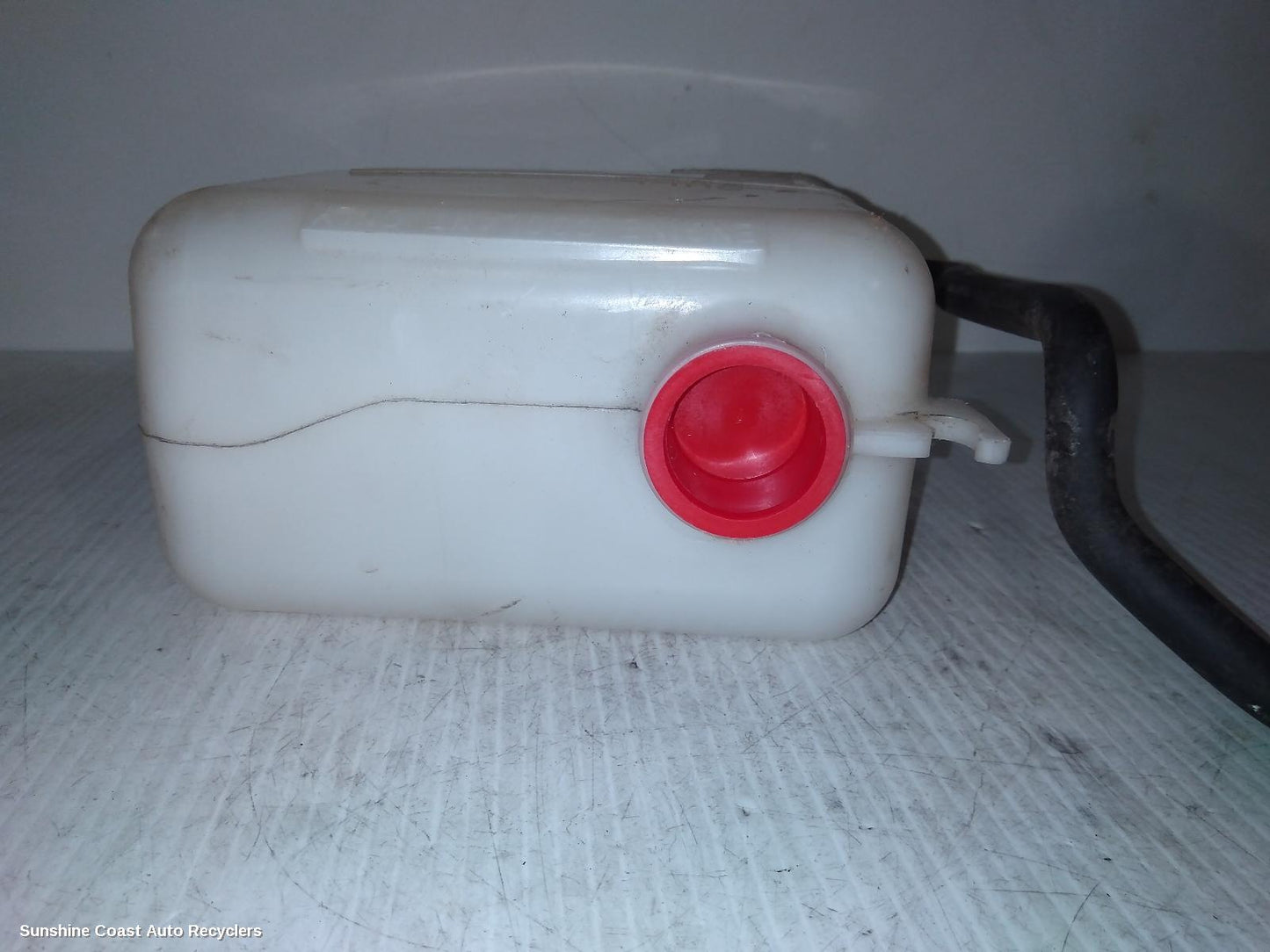 2013 Suzuki Vitara Overflow Bottle