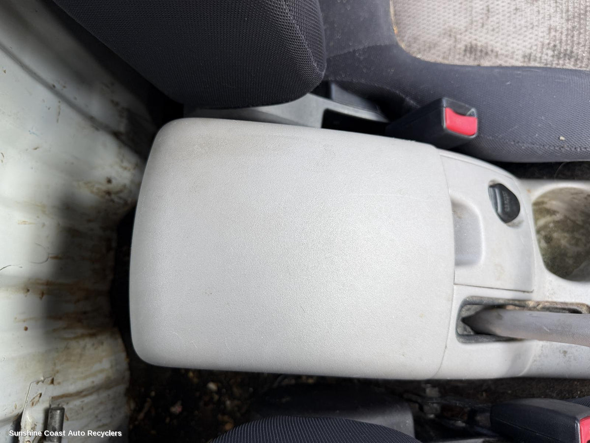2006-2009 Mitsubishi Triton Console