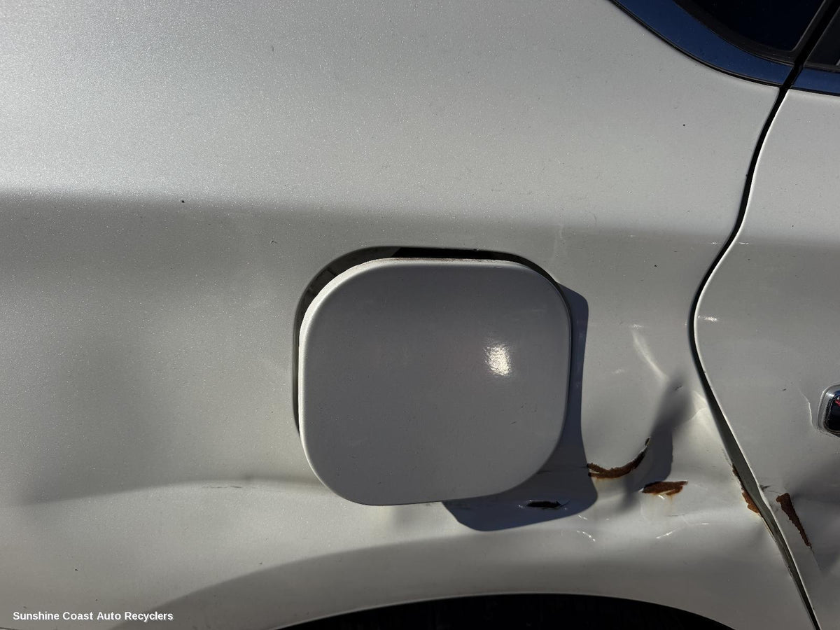 2013-2017 Nissan Pulsar Fuel Door   Filler