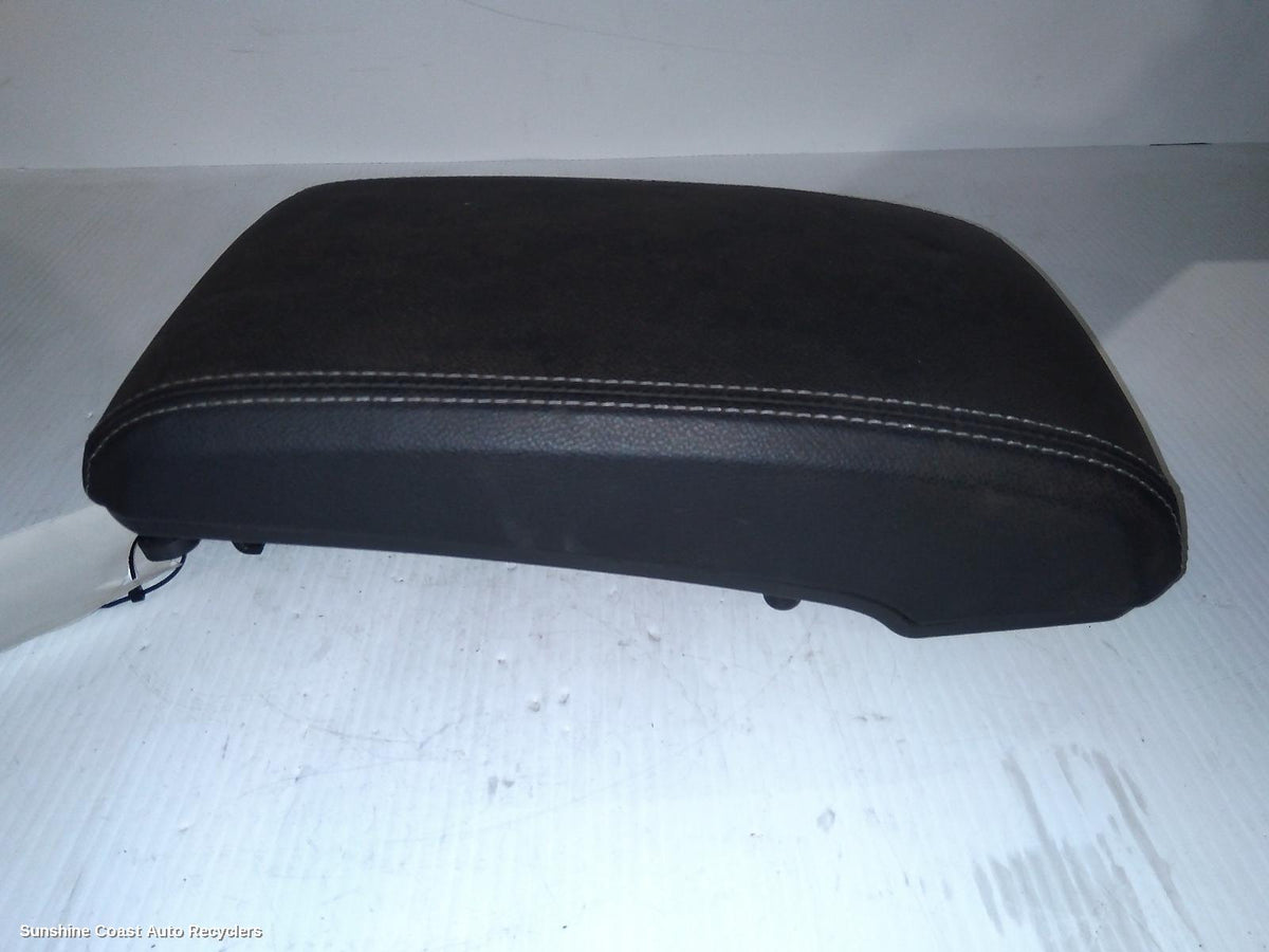 2016-2020 Holden Trailblazer Console