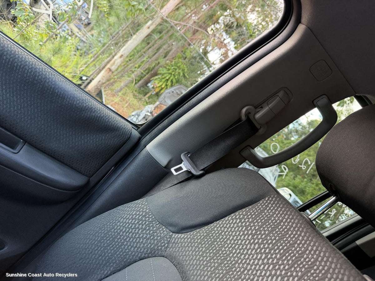 2010-2015 Nissan Navara Seatbelt Stalk