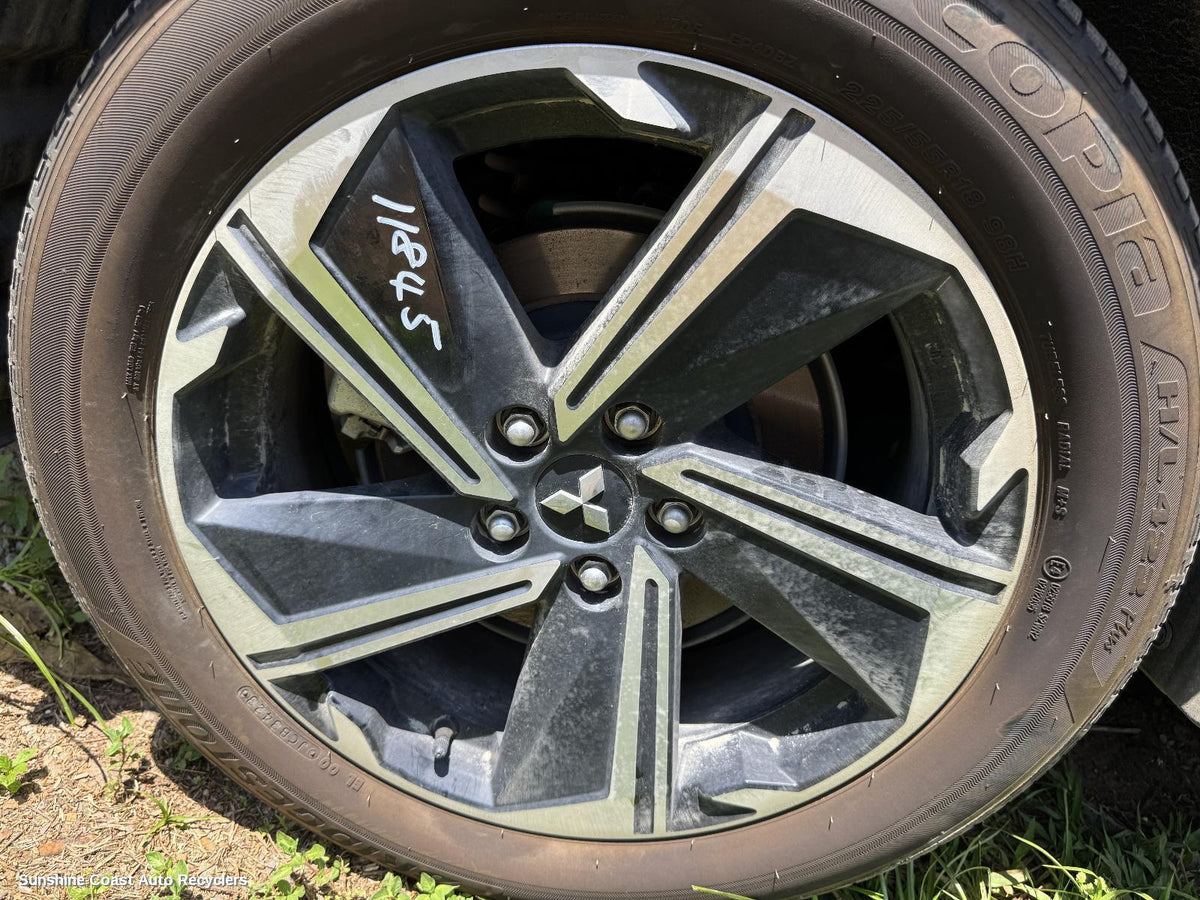 2020-2026 Mitsubishi Eclipse Cross Wheel Mag