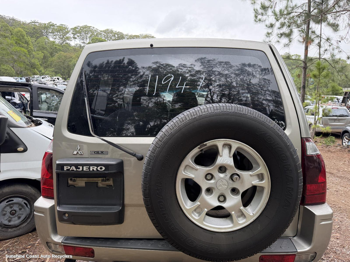 2002-2006 Mitsubishi Pajero Bootlid Tailgate