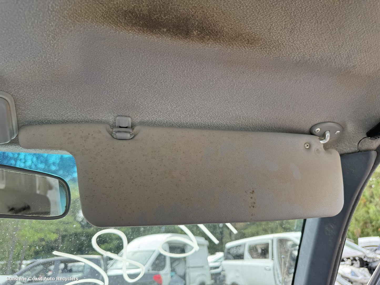 2001-2005 Toyota Hilux Sunvisor