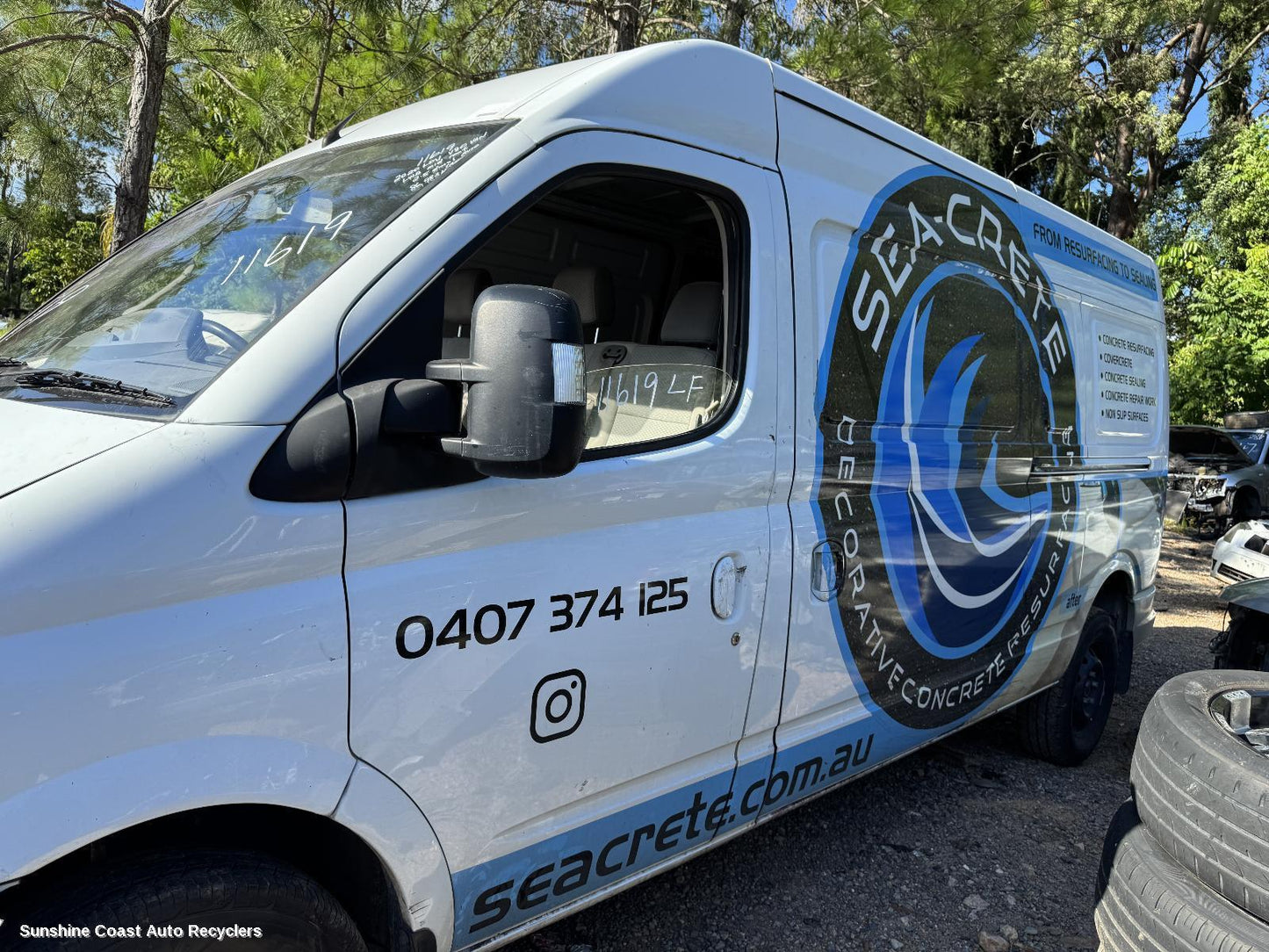 2020 Ldv V80 Left Front Door Window
