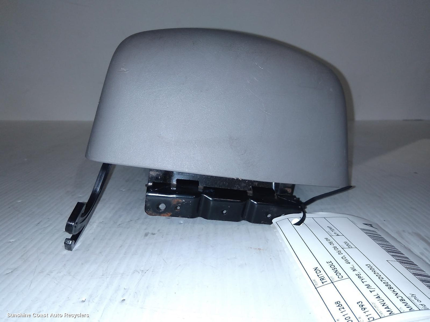 2006 Mitsubishi Triton Console