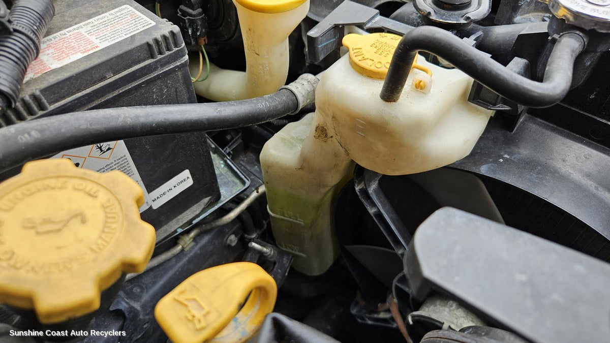2009-2015 Subaru Liberty Overflow Bottle