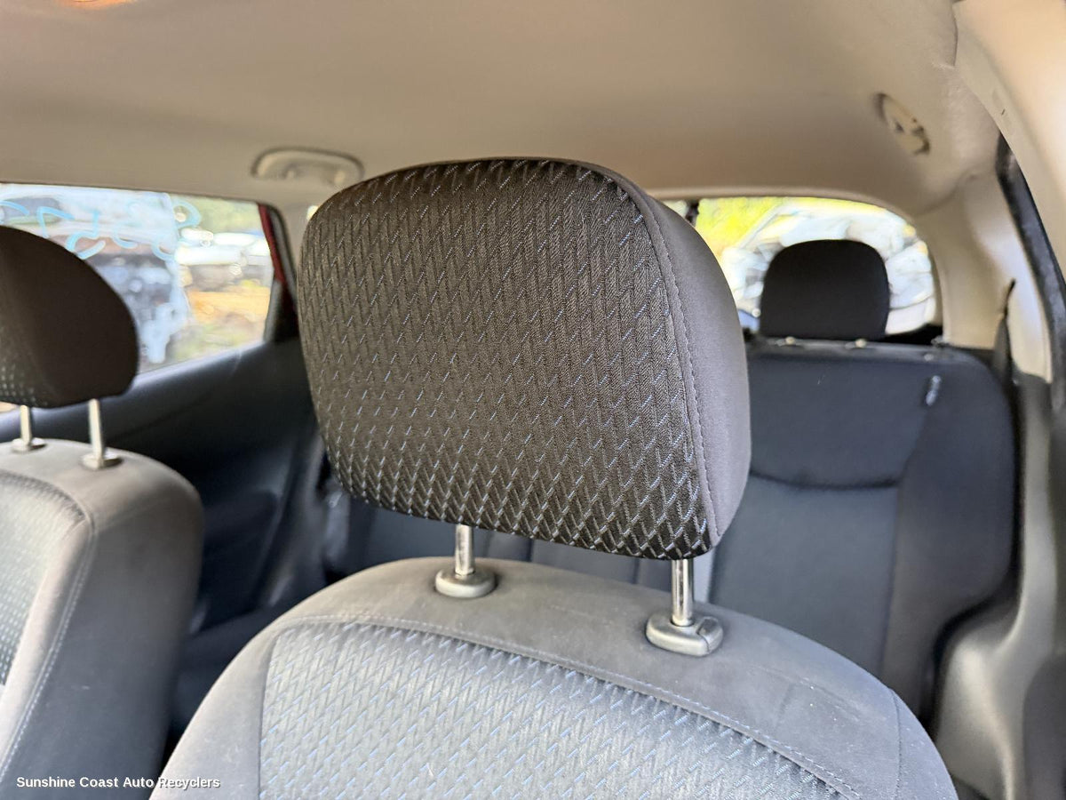 2013-2016 Nissan Pulsar Headrest