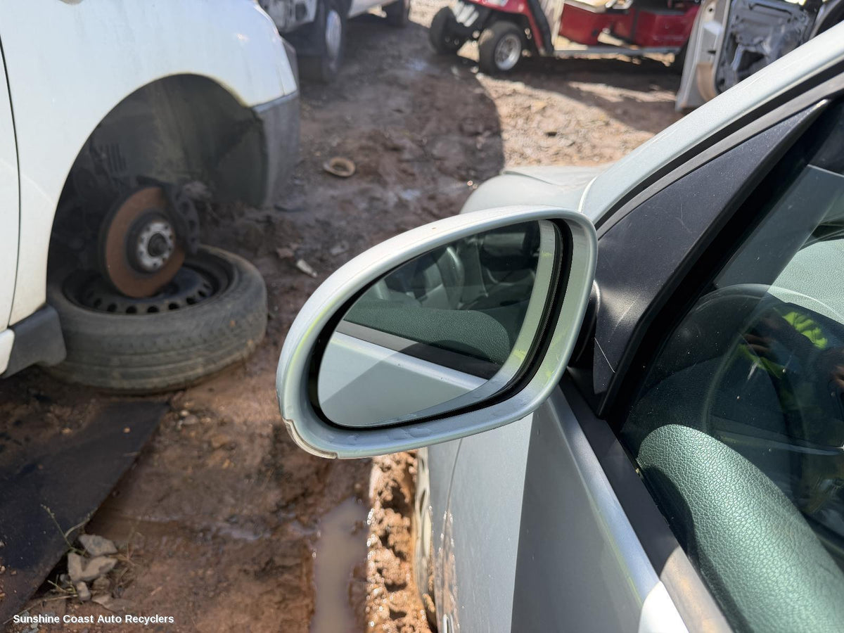 2004-2009 Volkswagen Golf Left Door Mirror