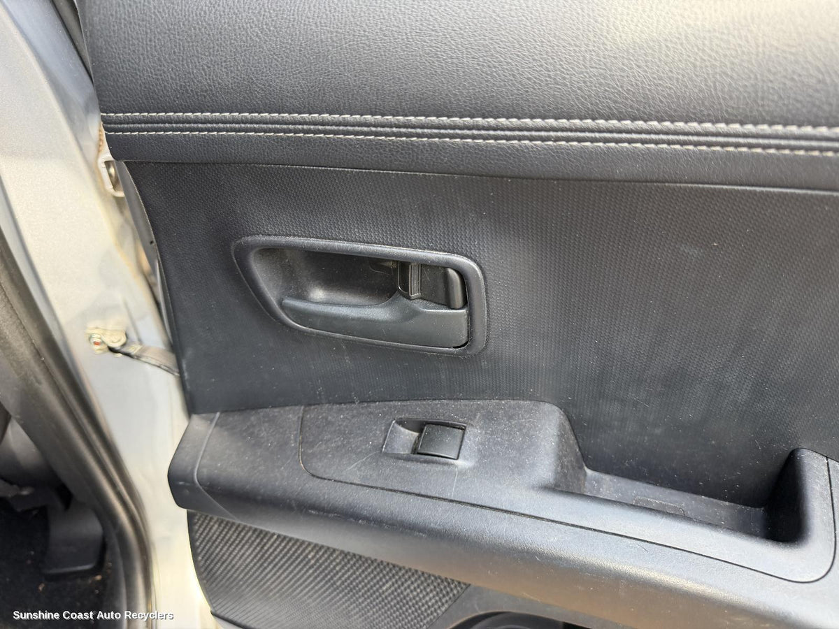 2006-2012 Mitsubishi Outlander Door Handle