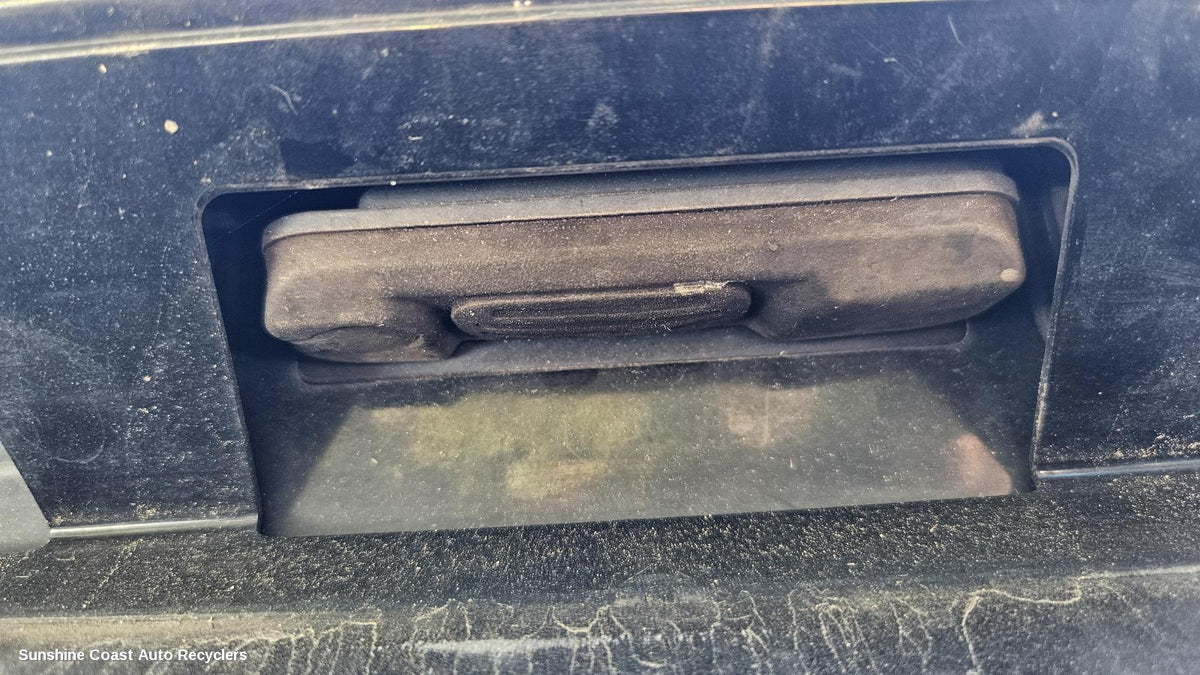 2007-2015 Mitsubishi Lancer Tailgate Handle