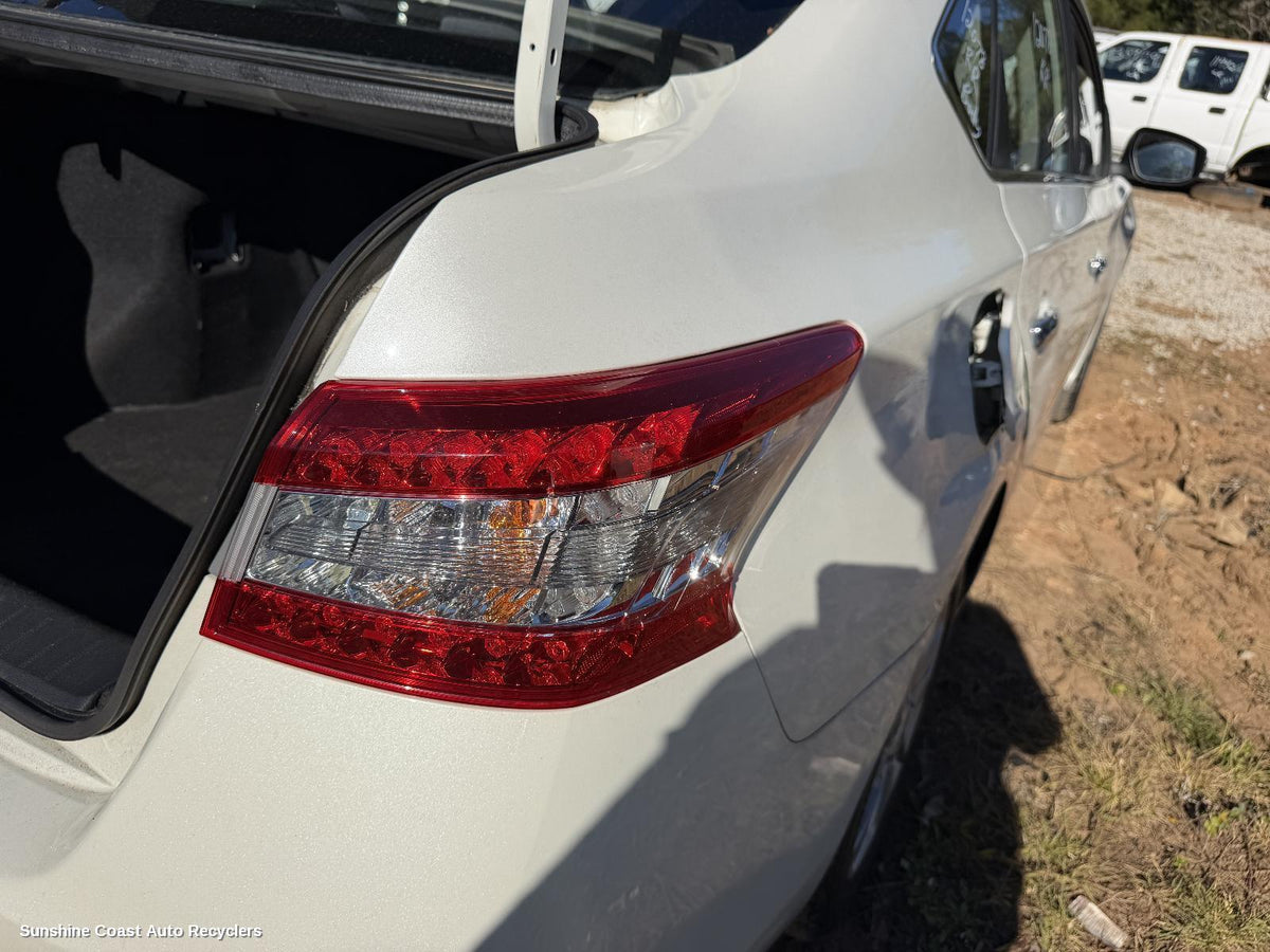 2012-2017 Nissan Pulsar Right Taillight