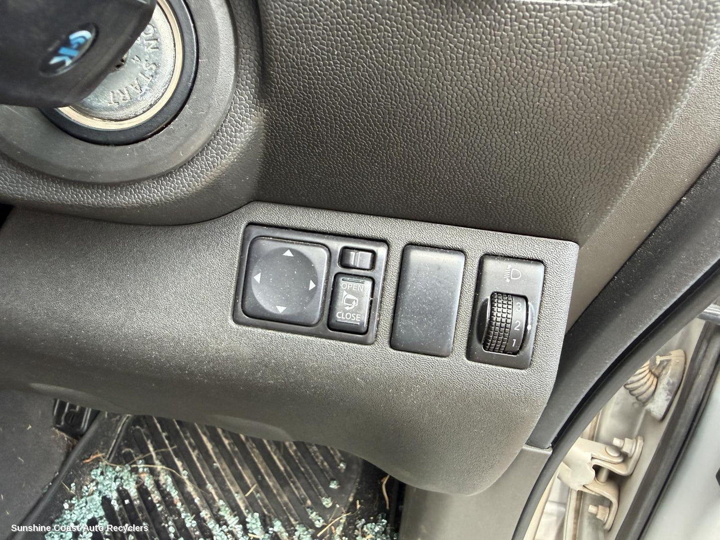 2005-2015 Nissan Navara Misc Switch Relay