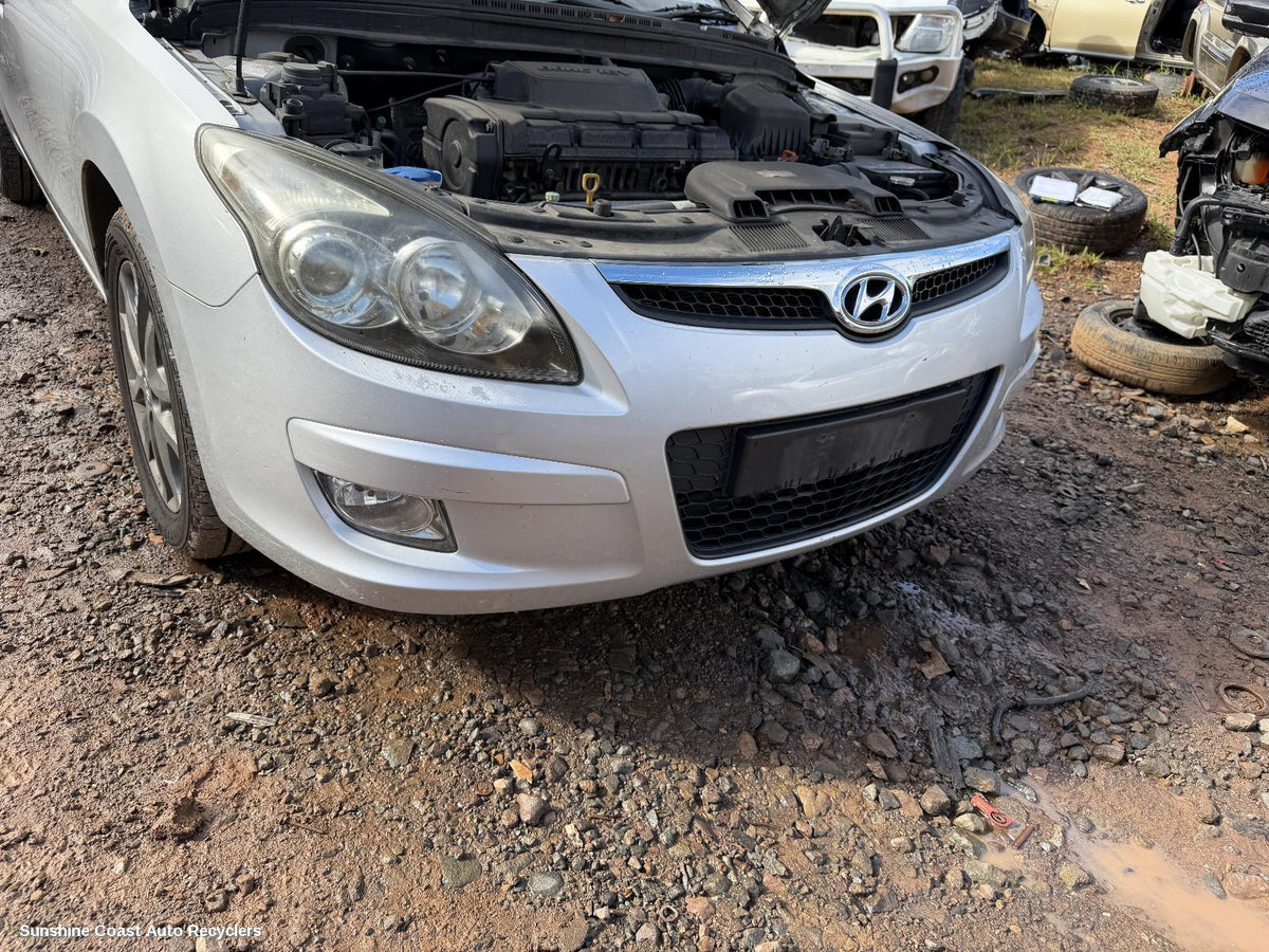 2008-2012 Hyundai I30 Right Headlamp