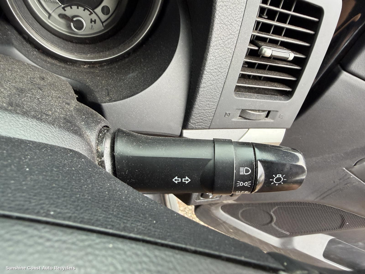 2006-2014 Mitsubishi Pajero Combination Switch