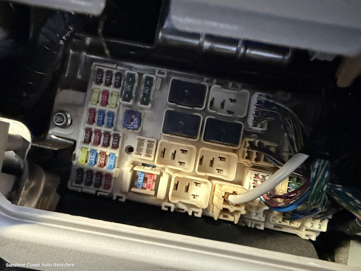 2009-2015 Mitsubishi Challenger Fuse Box