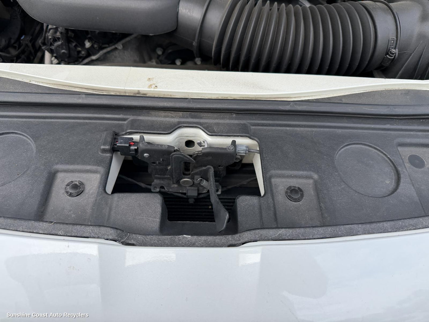 2012 Chrysler 300c Bonnet Lock Support