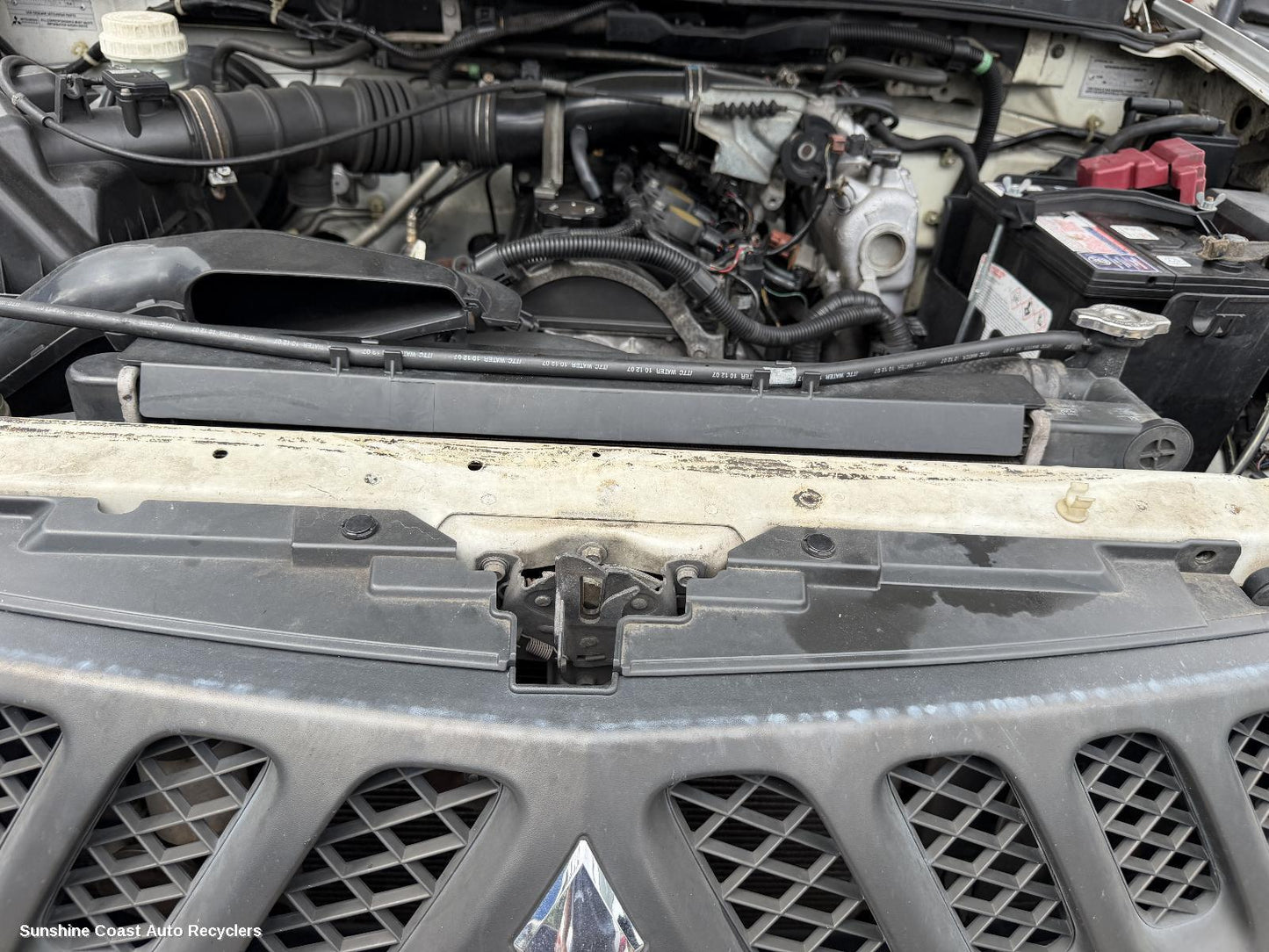 2006-2015 Mitsubishi Triton Bonnet Lock Support