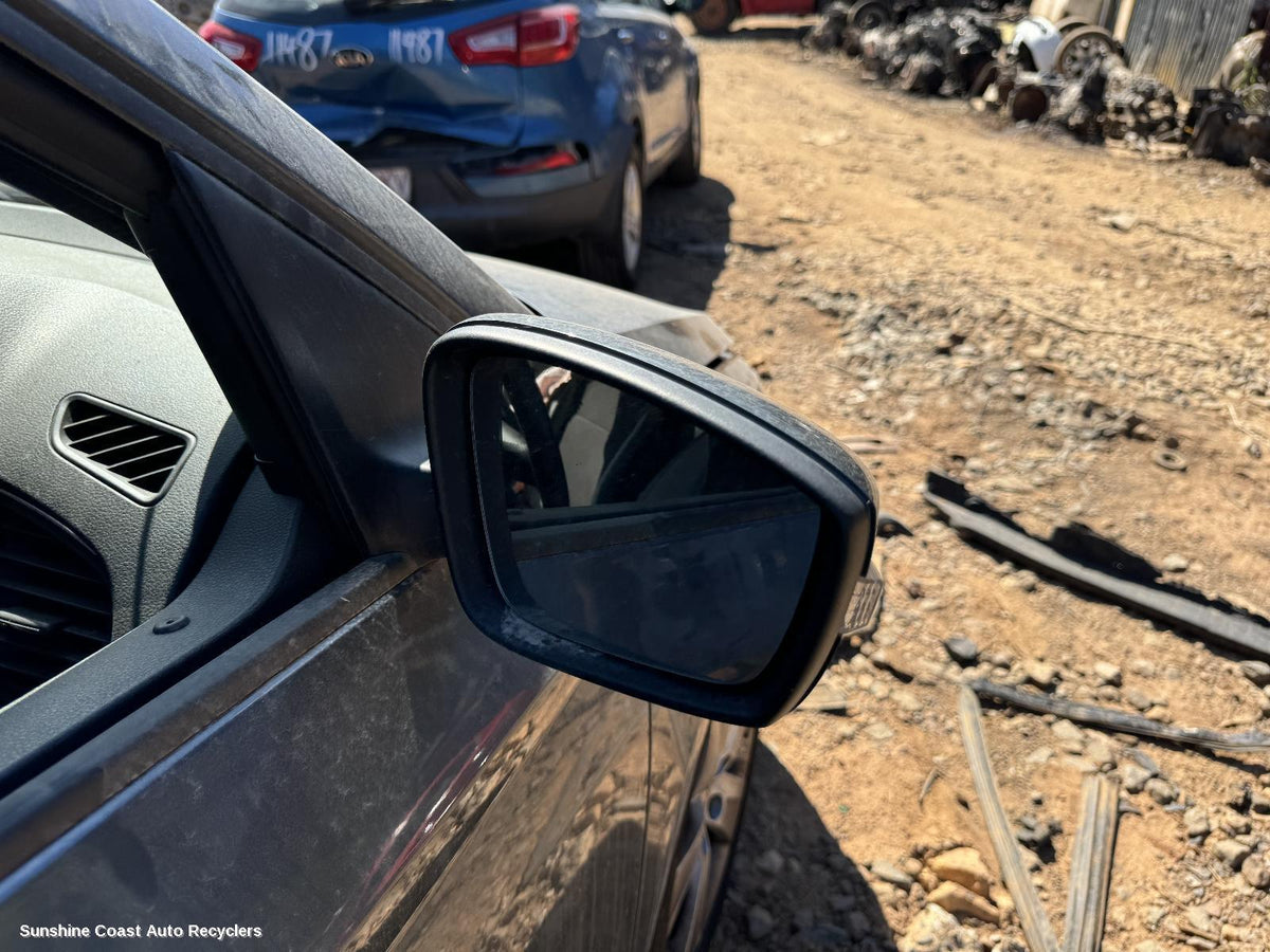 2015-2021 Skoda Fabia Right Door Mirror