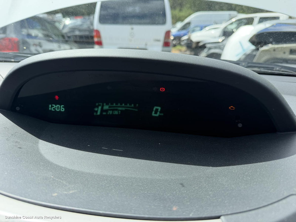 2005-2016 Toyota Yaris Instrument Cluster