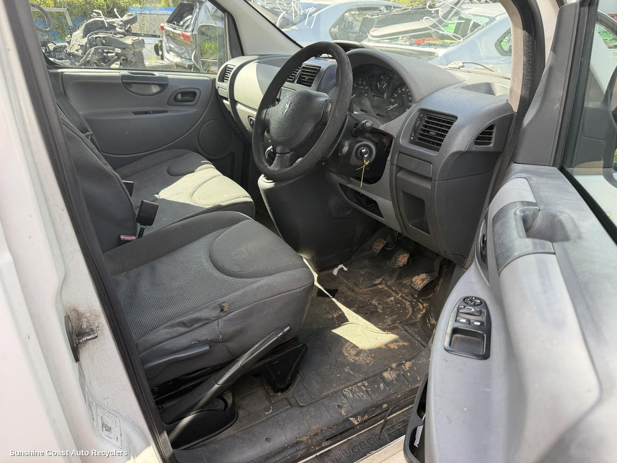 2008-2015 Peugeot Expert Sunvisor
