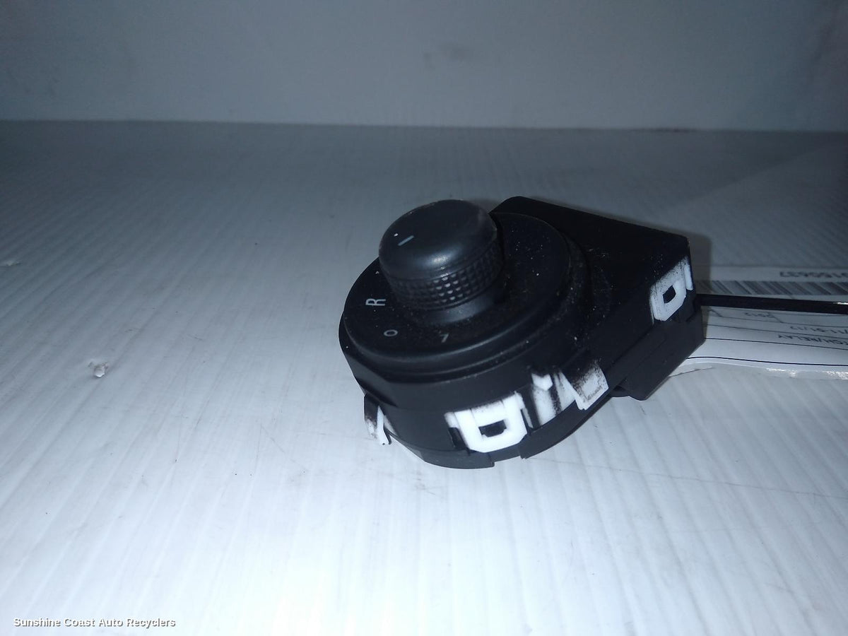 2011-2017 Holden Cruze Misc Switch Relay